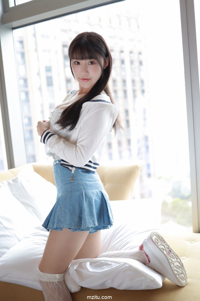 性感少女朱可儿上演短裙诱惑，露出肥臀引人后入(16)