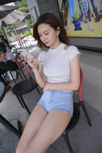 图片[1]-短发牛仔的漂亮女生【2.4G】-嘿次元