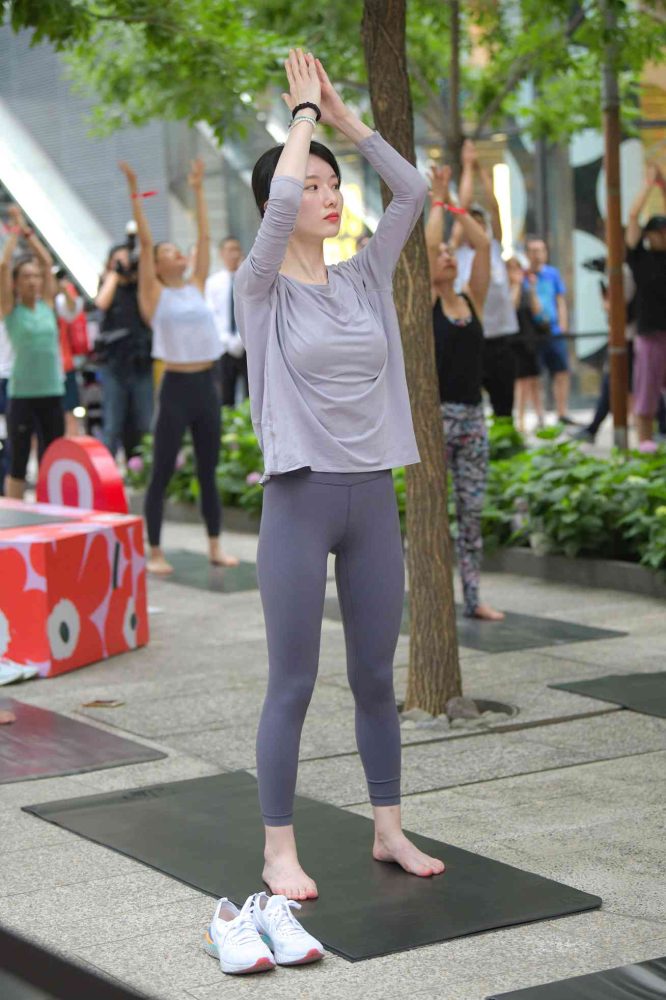 做瑜伽的小女人【75P】04023-嘿次元