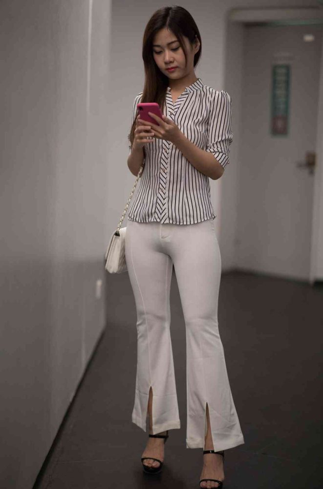 逛书店的白色紧身裤女孩【450P】04040-嘿次元