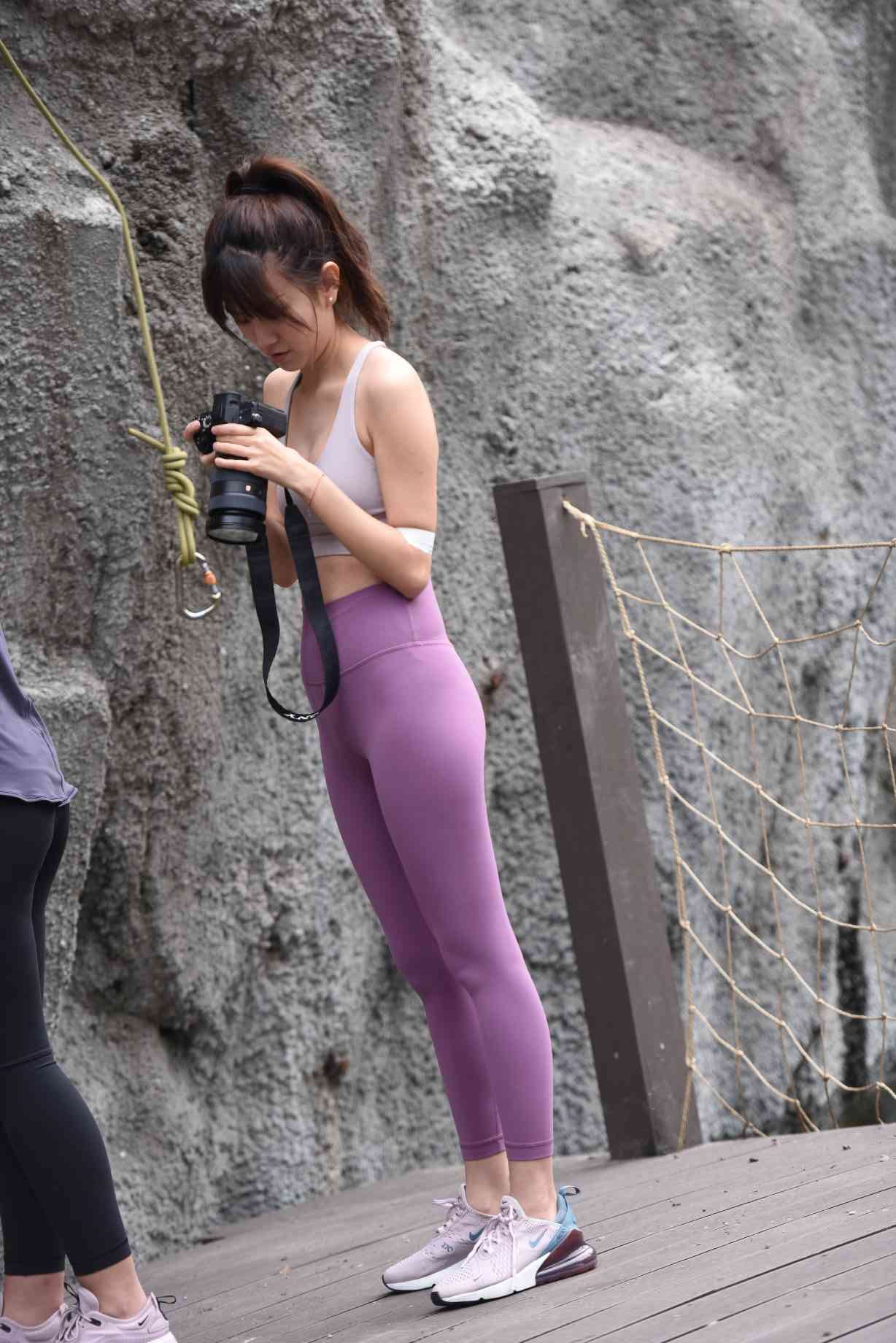 图片[1]-香芋色瑜伽裤高马尾女孩【111P】04039-嘿次元