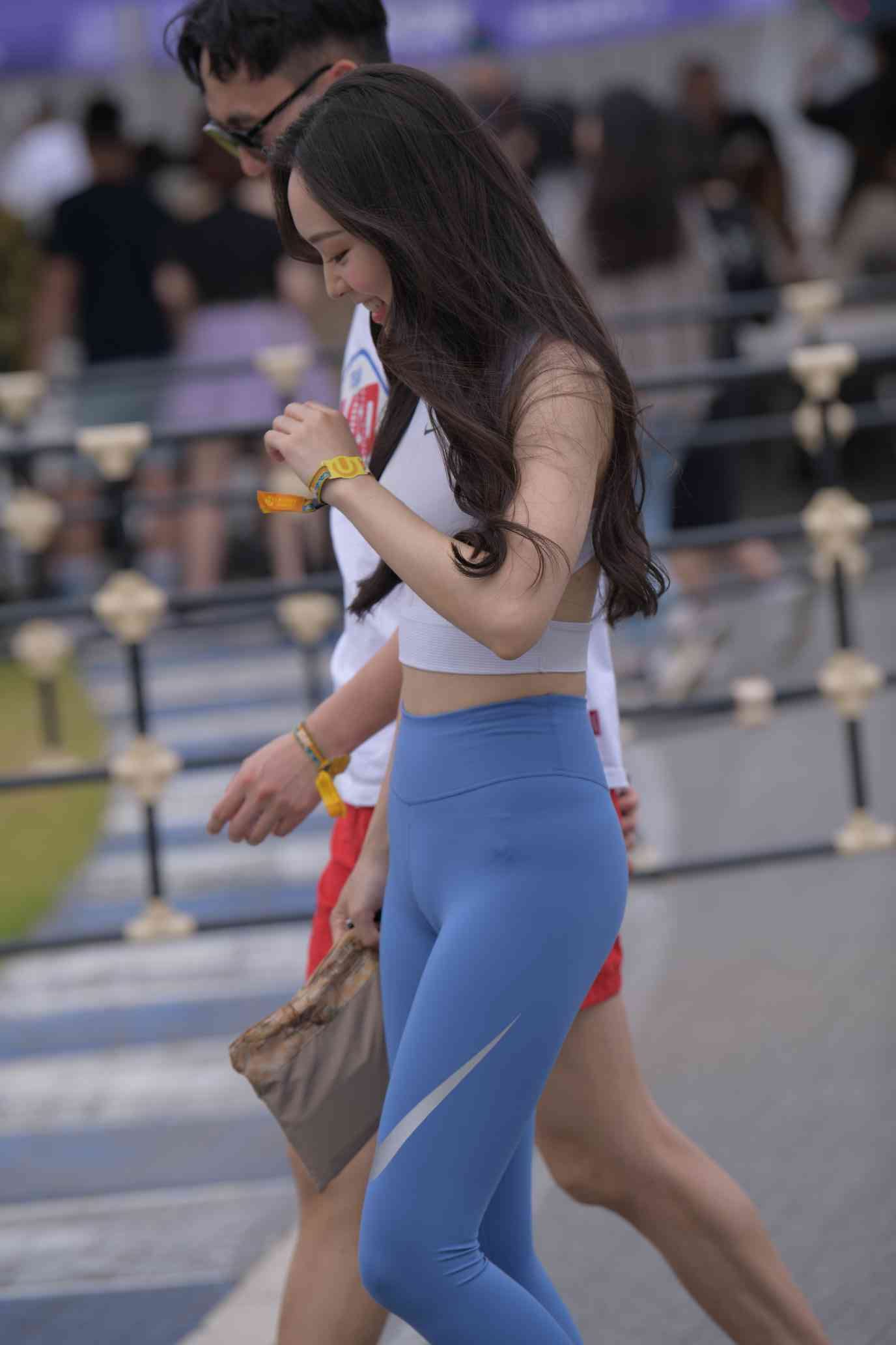 图片[1]-陪男朋友逛街的瑜伽裤女孩【74P】04034-嘿次元