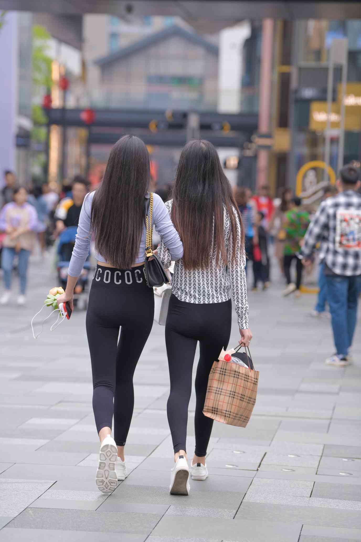 图片[4]-【免费】逛街的两个瑜伽裤姑娘【40P】04030-嘿次元