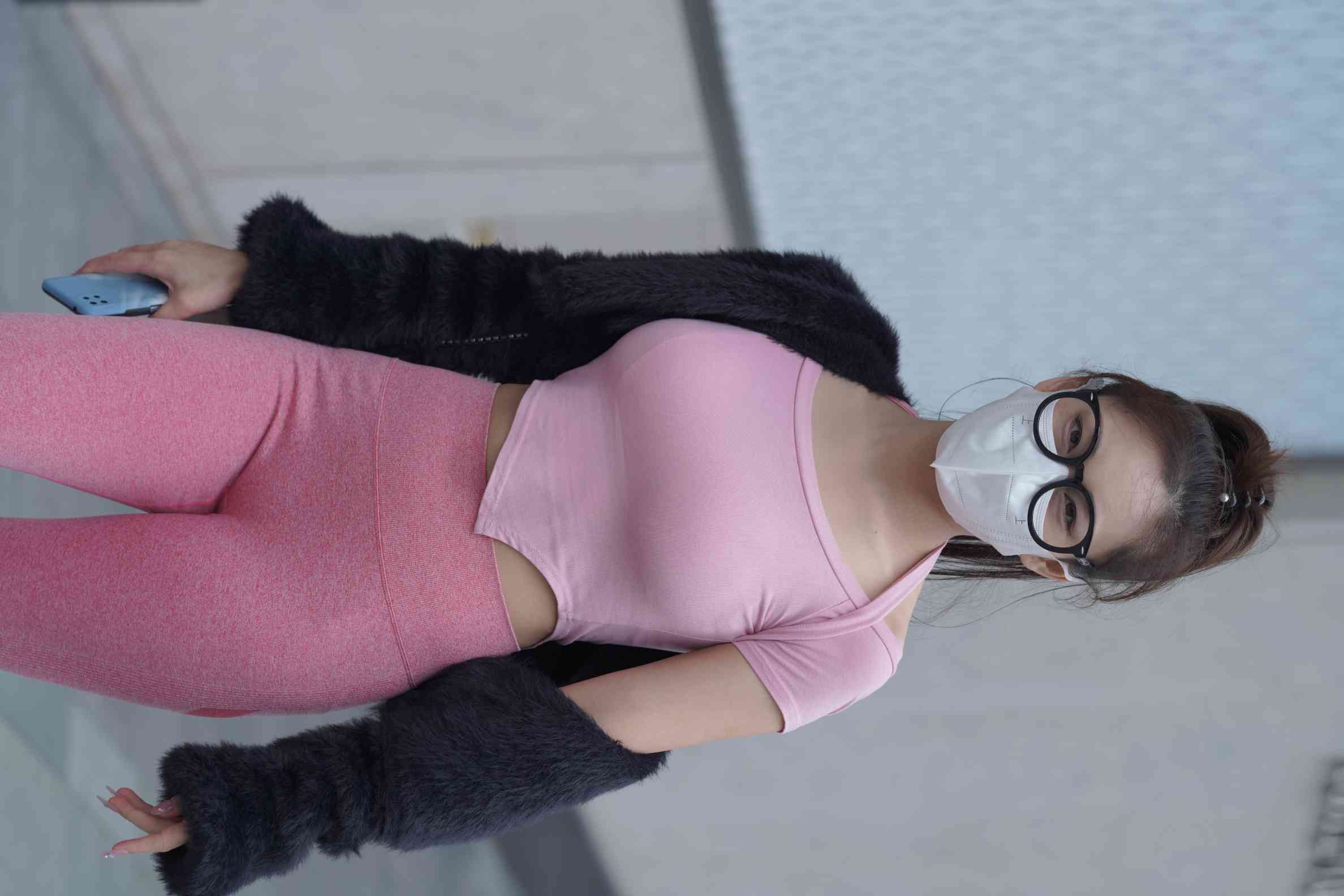 图片[4]-粉红色瑜伽裤的眼镜妹妹【93P】04019-嘿次元