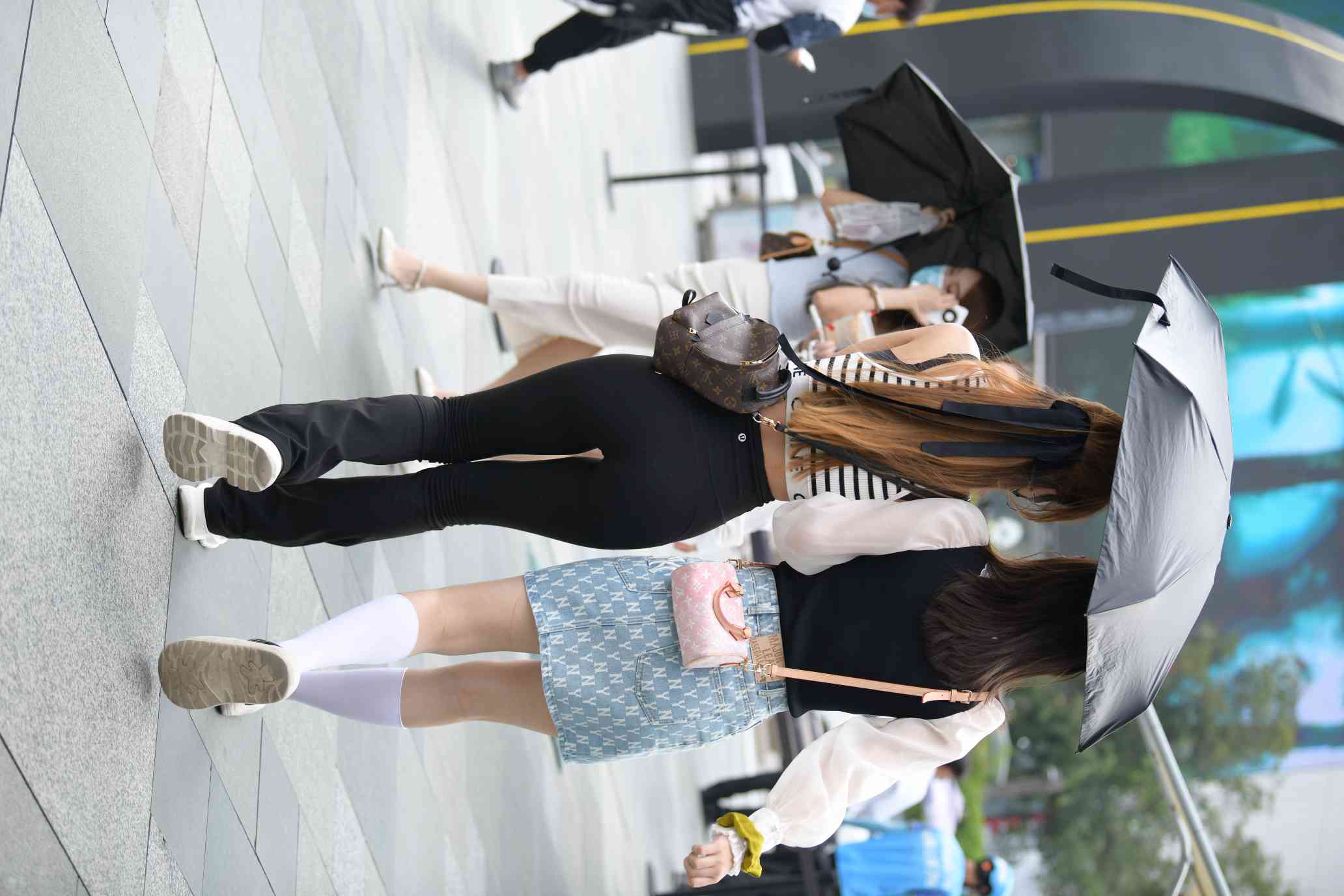 图片[3]-打伞的瑜伽裤姑娘【93P】04032-嘿次元