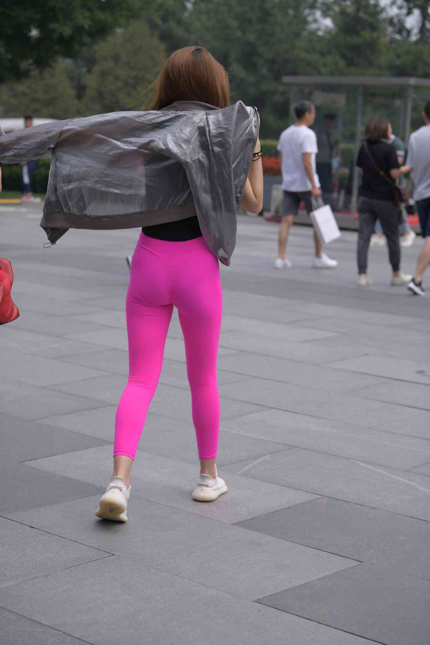 图片[5]-粉色瑜伽裤眼镜女孩【57P】04021-嘿次元