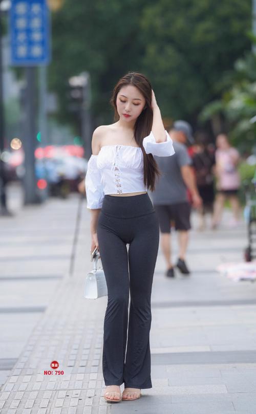 身材非常哇塞的瑜伽裤女孩  J1333 521P6V-21.6GB-嘿次元