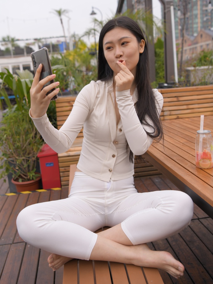 图片[2]-白色紧身裤女孩 J1418 732P2V-27.1GB-嘿次元