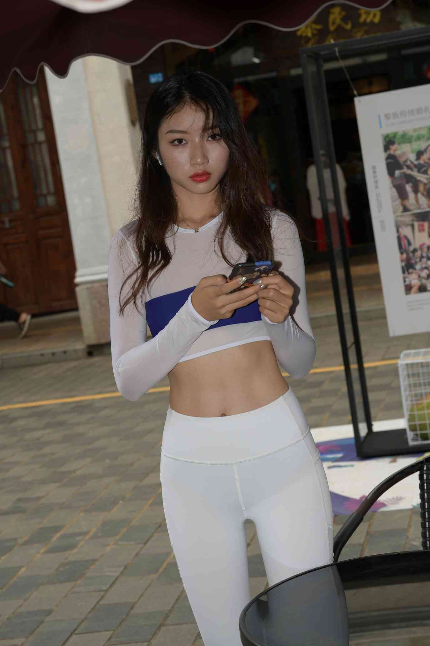 图片[3]-白色瑜伽裤好身材女孩【530P】04041-嘿次元