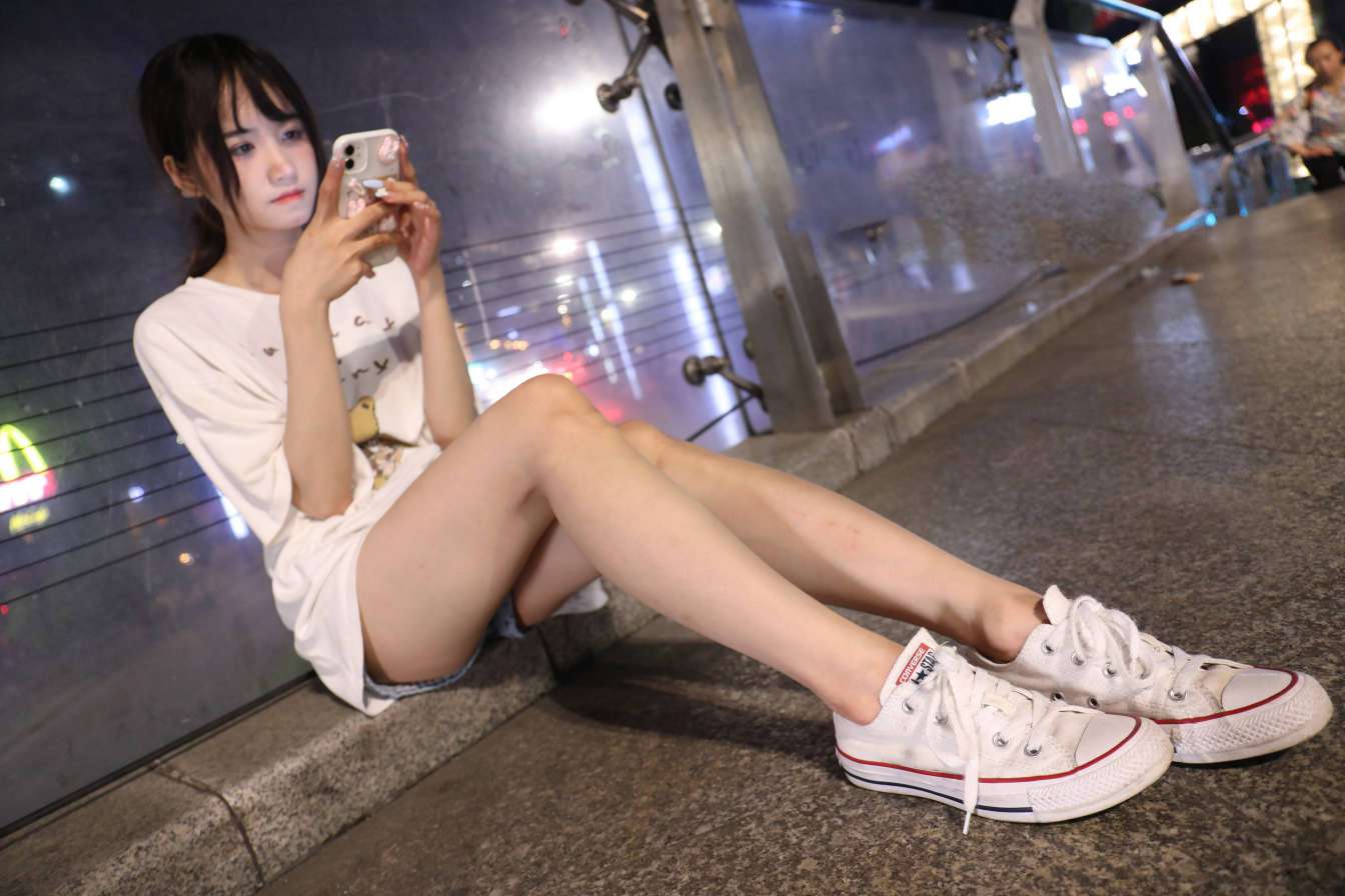 图片[3]-KTV里唱歌的长腿帆布鞋女孩【102P】20015-嘿次元