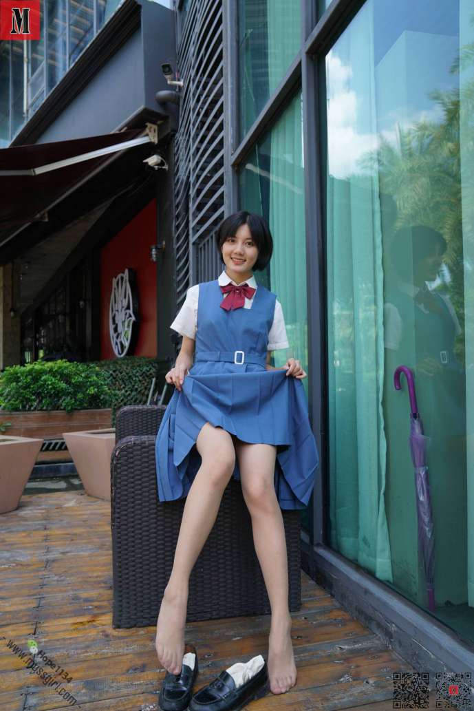 图片[1]-一副学生模样的短发姑娘【112P】20023-嘿次元