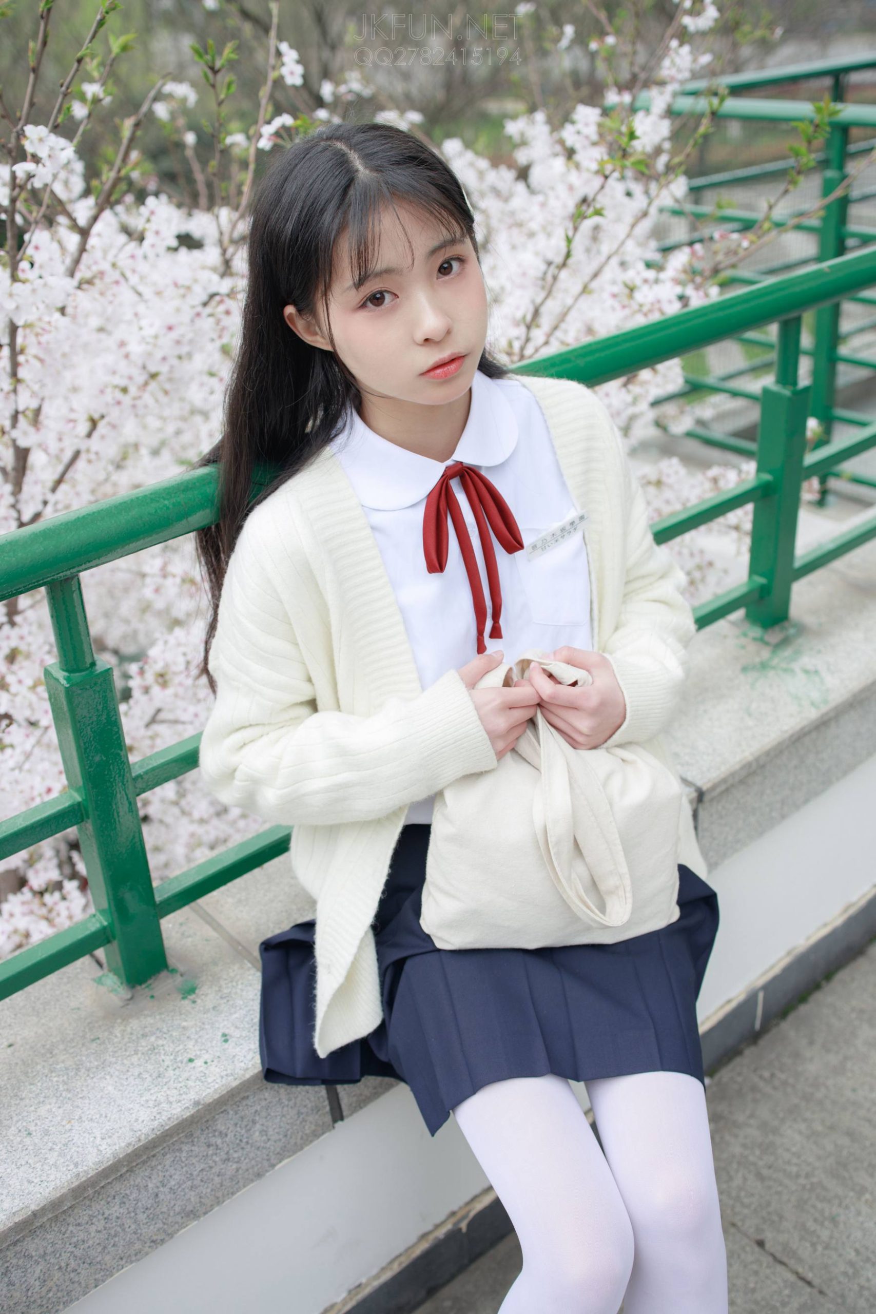 图片[1]-甜美可人的白丝姑娘【127P】20011-嘿次元