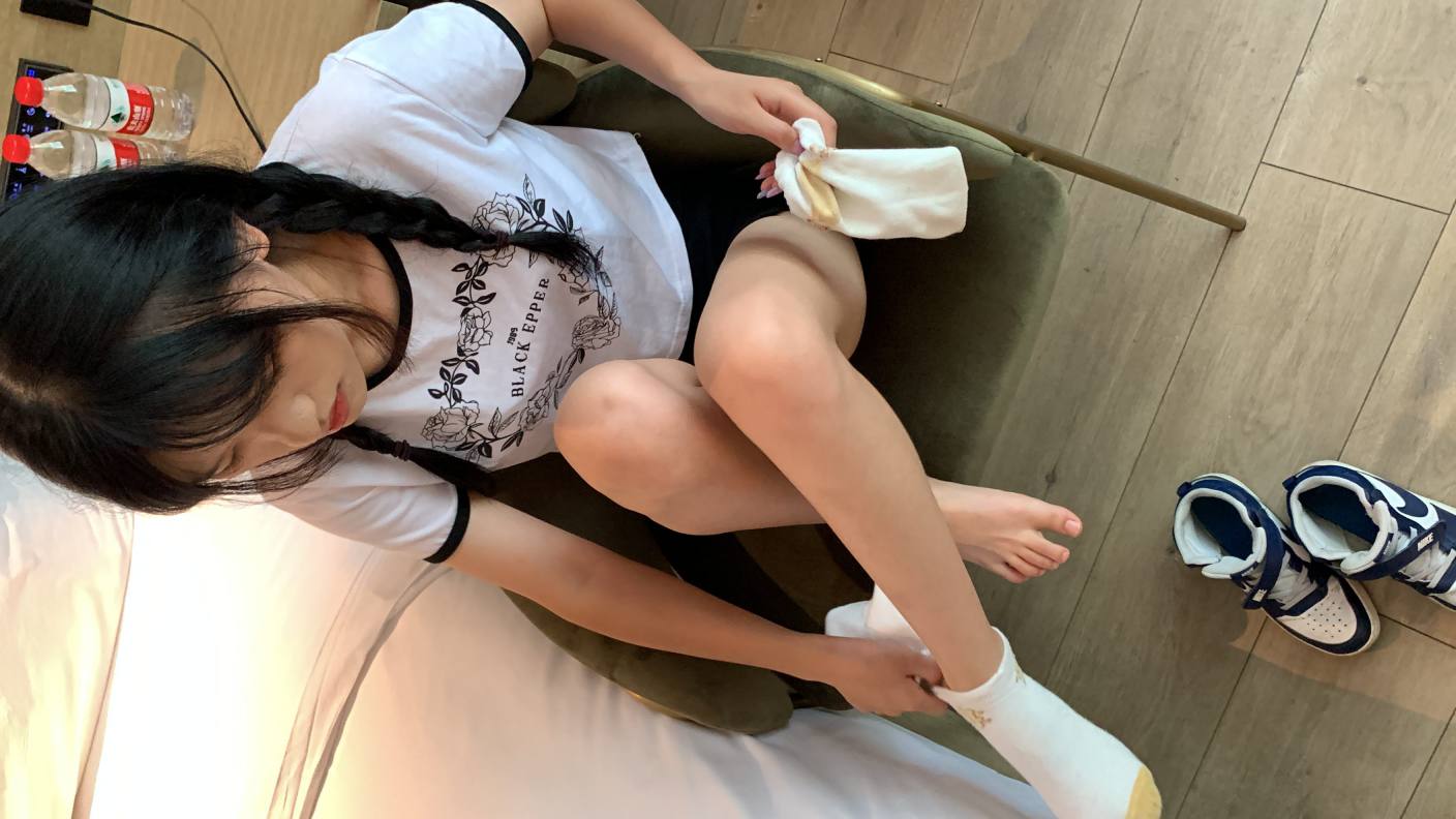 图片[2]-调皮的白袜女孩【149P】20017-嘿次元