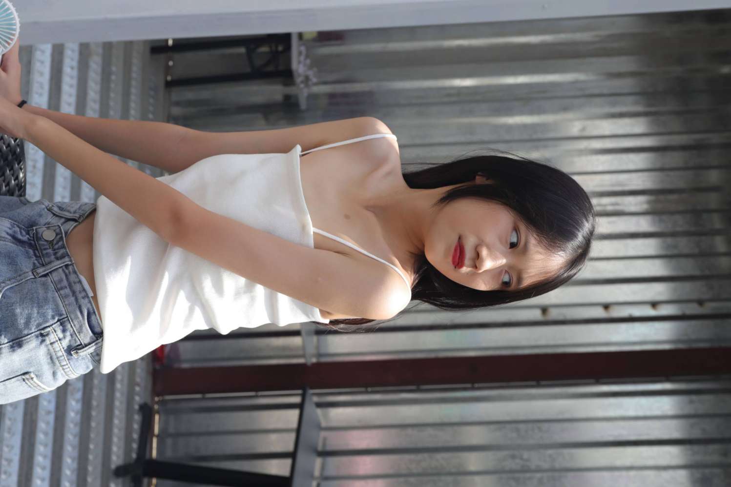 图片[7]-坐在草地上的长发女孩【172P】20012-嘿次元