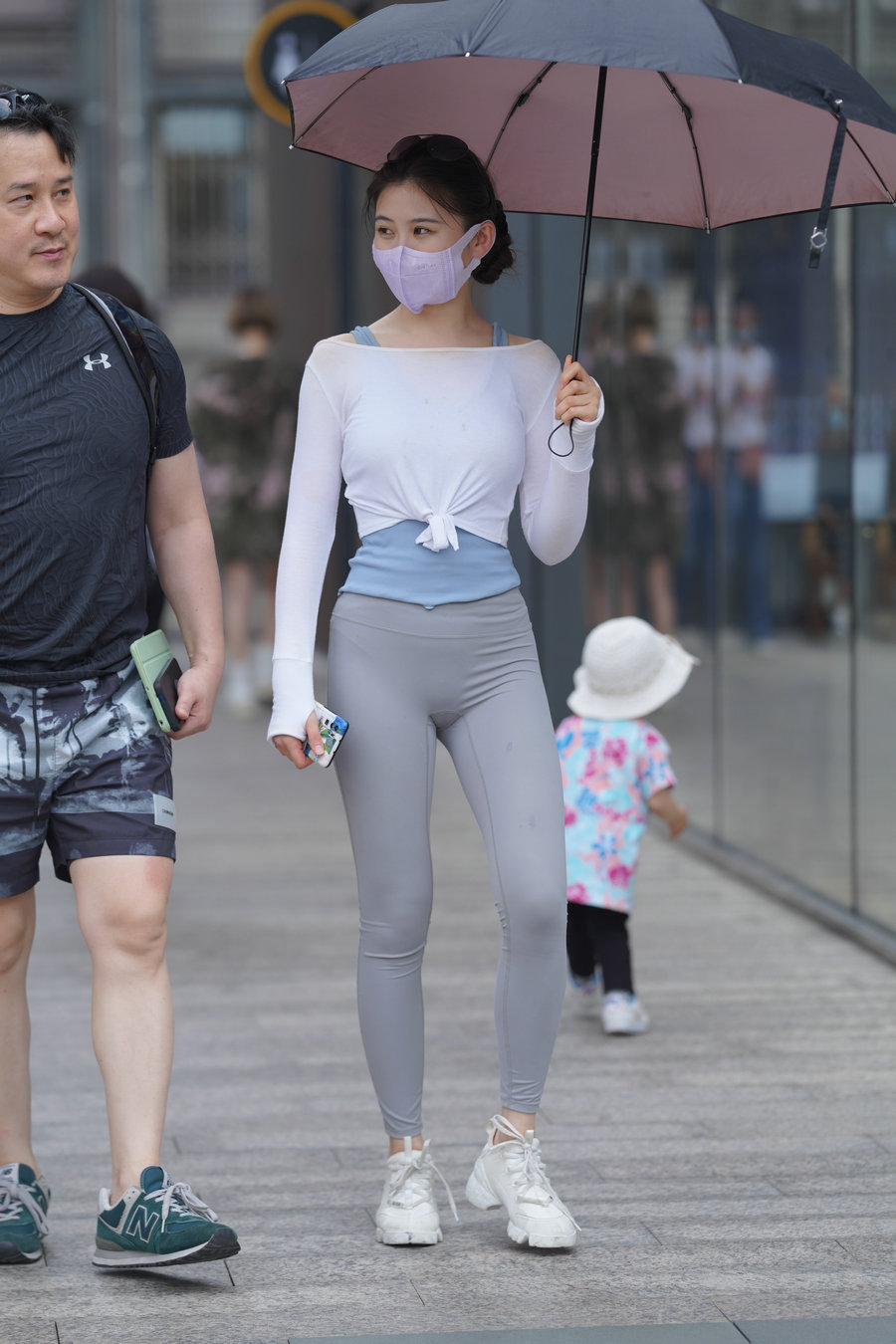 图片[1]-街拍逛街的瑜伽裤小女人  J2874 36P-469MB-嘿次元