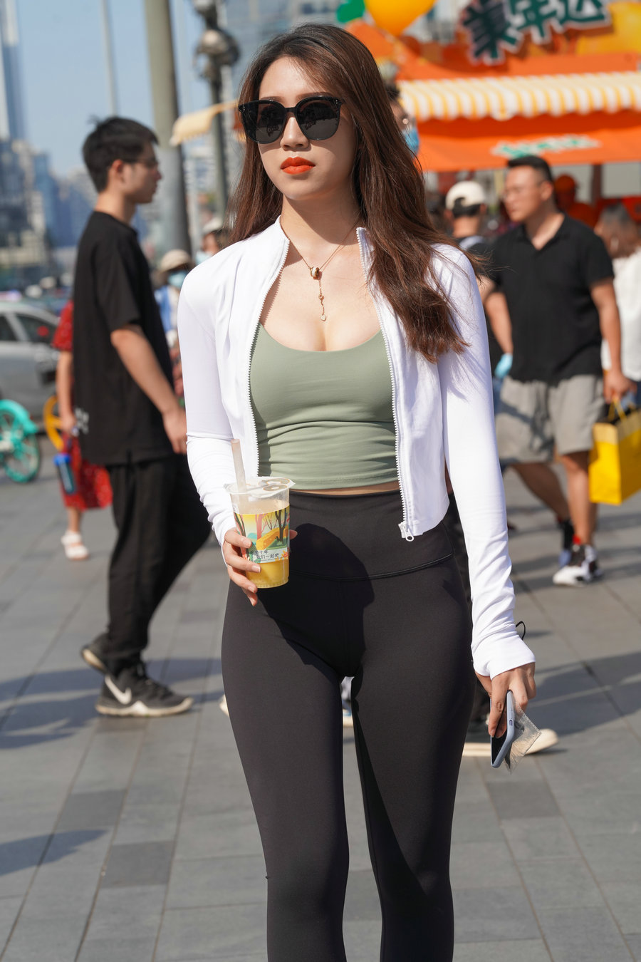 图片[1]-戴墨镜逛街的瑜伽裤女孩 J2859 368P6V-22.8GB-嘿次元