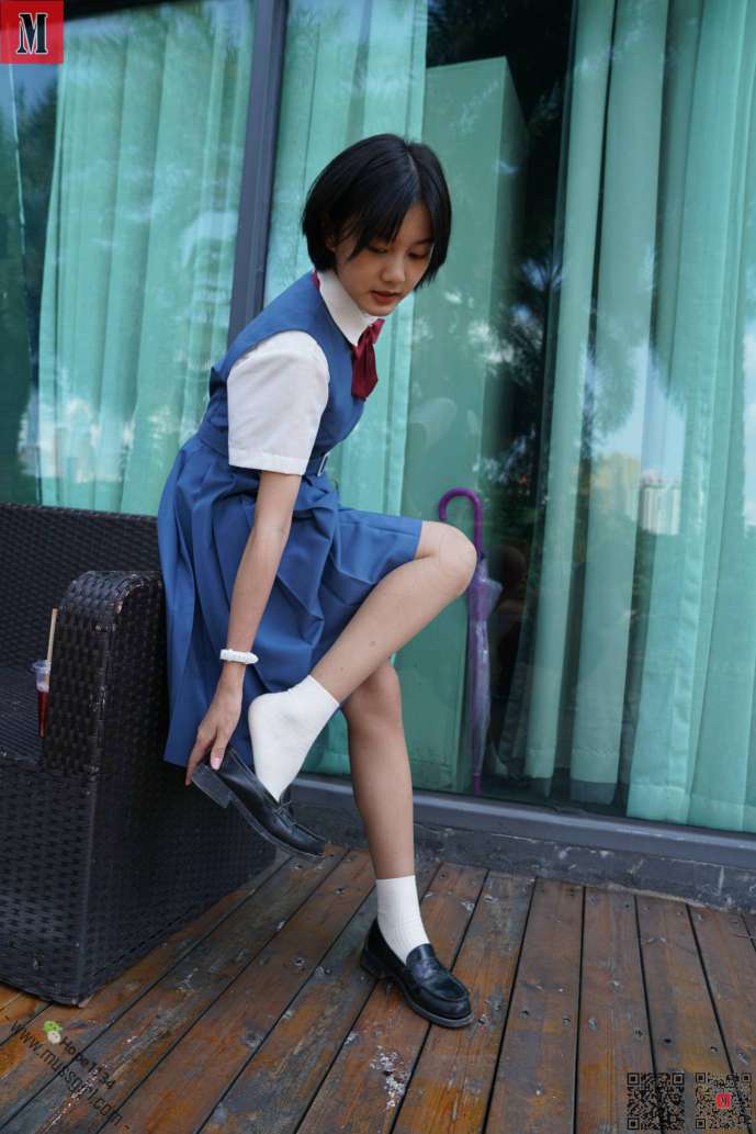 图片[3]-一副学生模样的短发姑娘【112P】20023-嘿次元