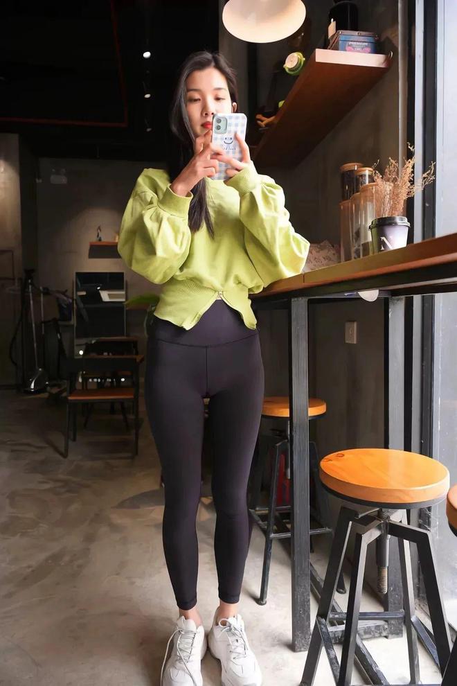 图片[5]-绿色瑜伽裤女孩很开心 J1519 1094P1V-27.6GB-嘿次元