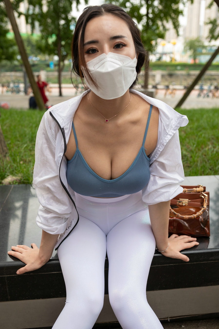 图片[1]-白色瑜伽裤女孩很漂亮 J1518 856P4V-30.0GB-嘿次元