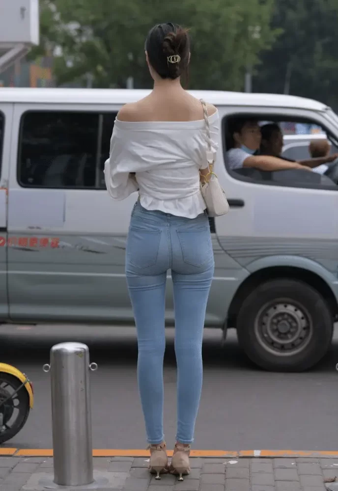 紧身牛仔裤优雅小女人J2238 322P1V-14.1GB-嘿次元