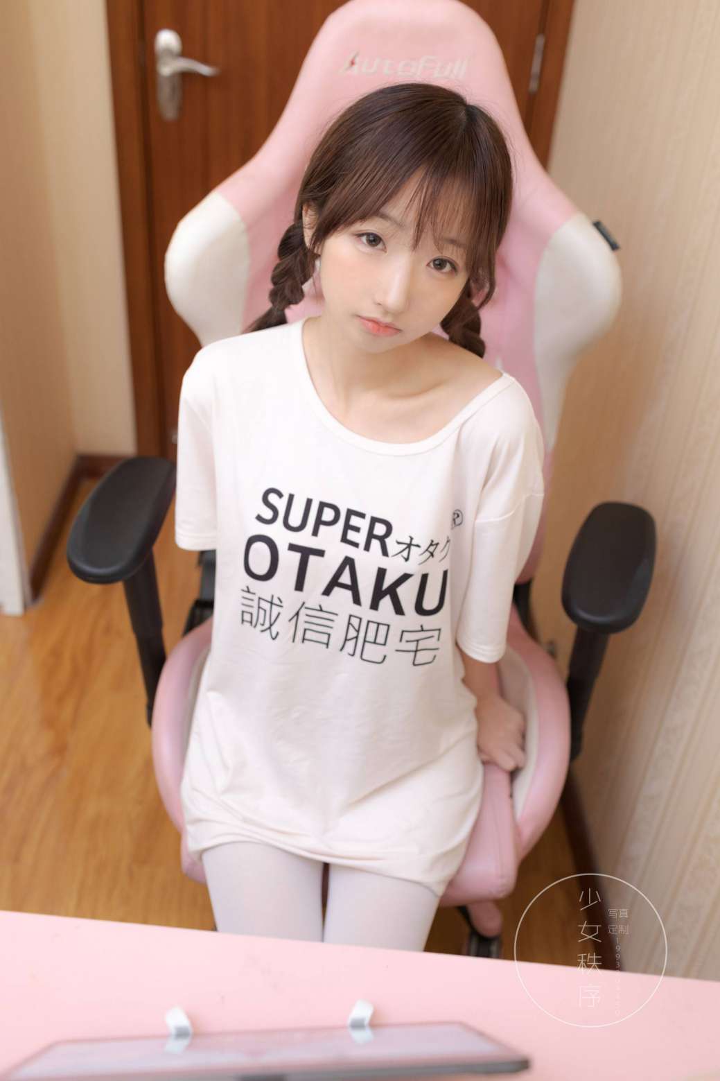 图片[5]-喜欢玩电竞的双马尾粉红女孩【65P】20026-嘿次元