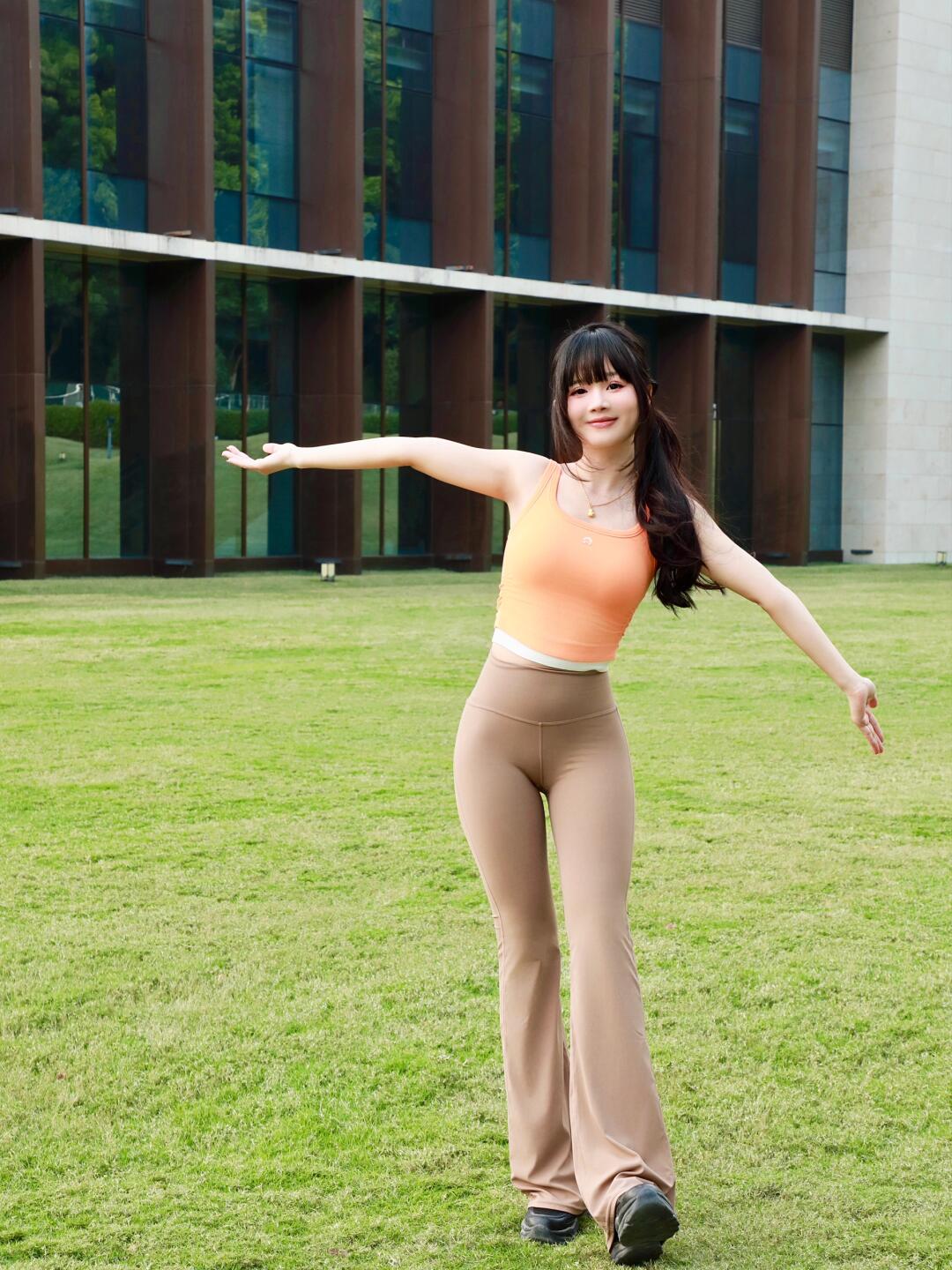 图片[4]-喜欢瑜伽的阳光快乐女孩【135P】04042-嘿次元