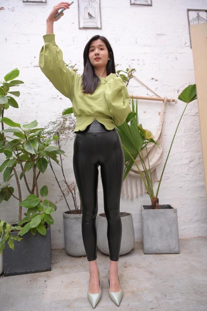 身材很棒的紧身皮裤女孩 J1537 653P1V-19.3GB-嘿次元