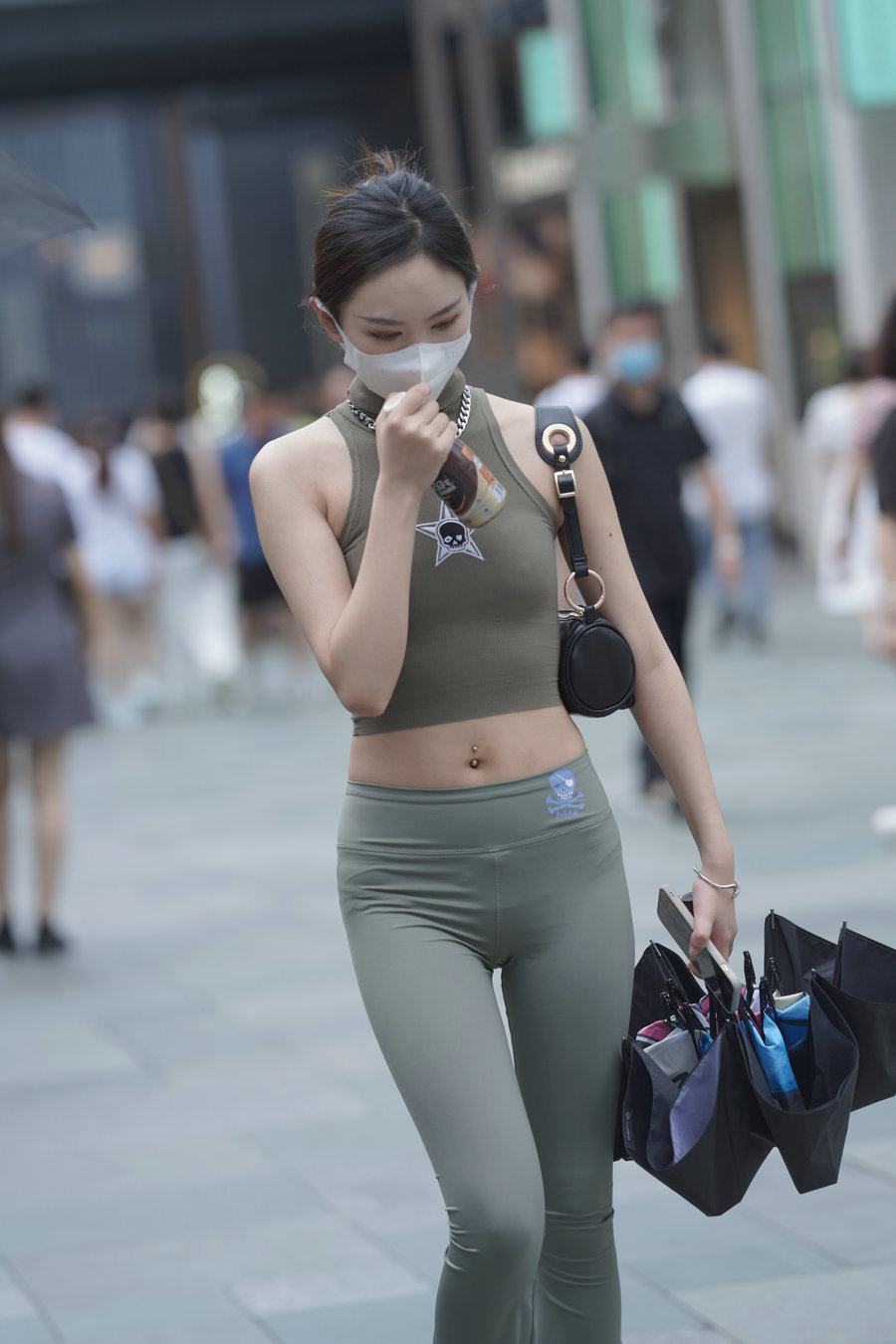 图片[1]-戴口罩的瑜伽裤小女人J3557 133P-1.43GB-嘿次元