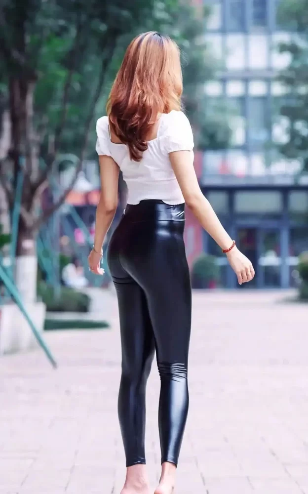 图片[4]-紧身皮裤时尚女人 J1940 605P1V-23.8GB-嘿次元