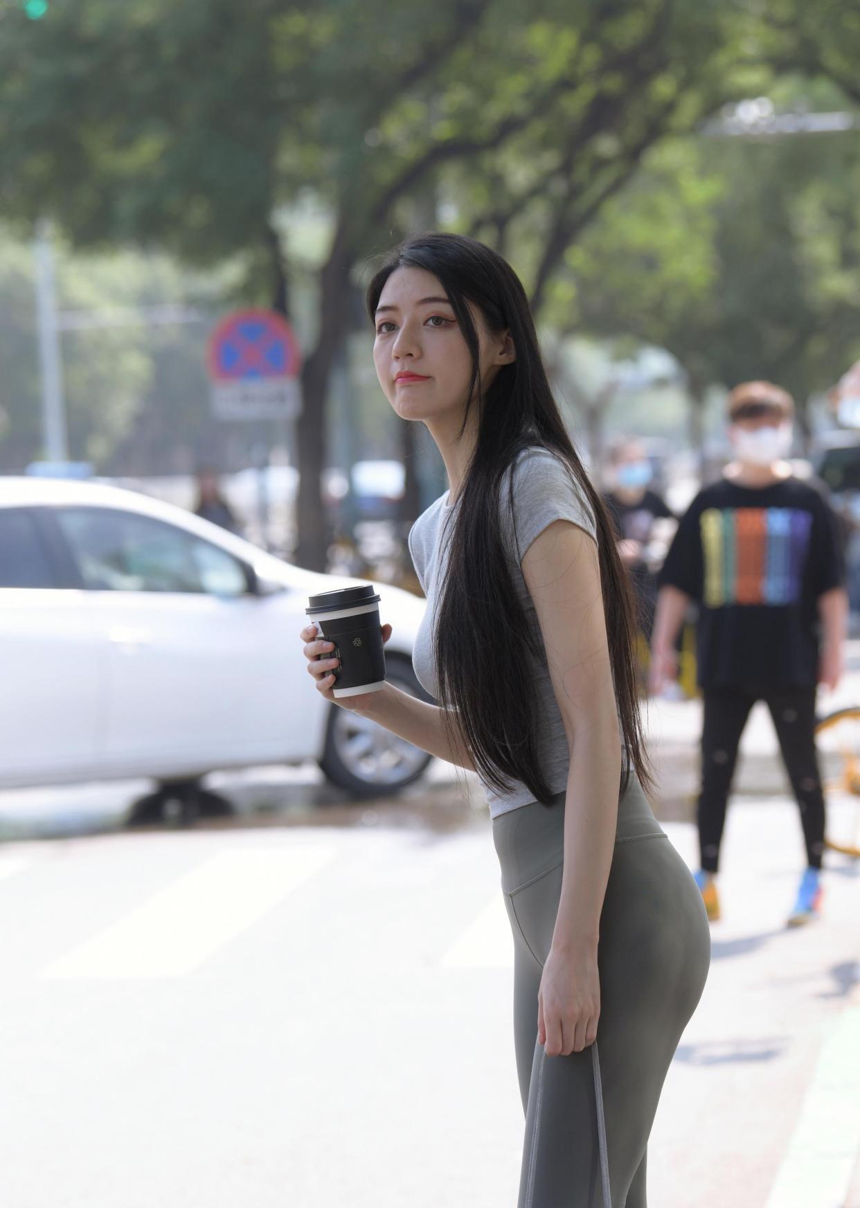 图片[3]-在外面逛街的瑜伽裤女孩J2240 449P1V-16.7GB-嘿次元