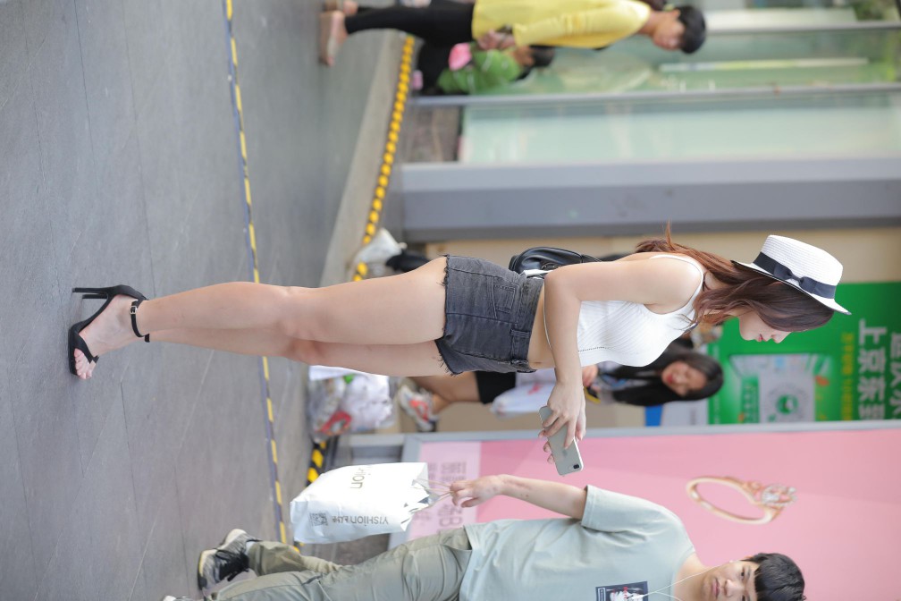 图片[3]-非常时尚阳光的牛仔热裤女孩【808P】00064-嘿次元