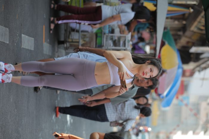 逛街的马尾辫瑜伽老师【556P】00016-嘿次元