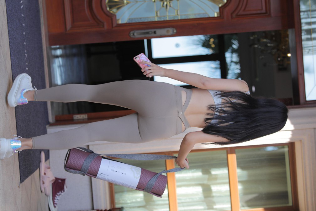 图片[5]-灰色瑜伽裤温柔的女孩【369P】00058-嘿次元