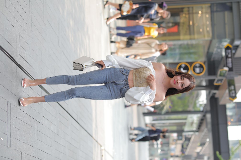 图片[3]-长相甜美的紧身牛仔裤姑娘【114P】00038-嘿次元