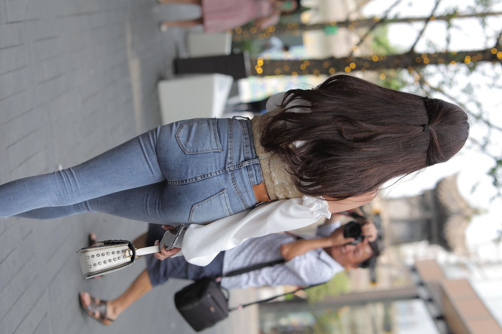 图片[4]-长相甜美的紧身牛仔裤姑娘【114P】00038-嘿次元