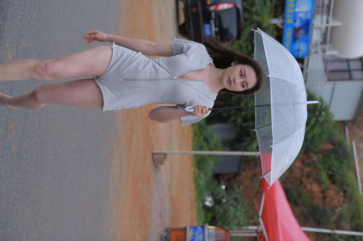 图片[5]-阴雨天在海边骑车的长发女人【156P】00044-嘿次元