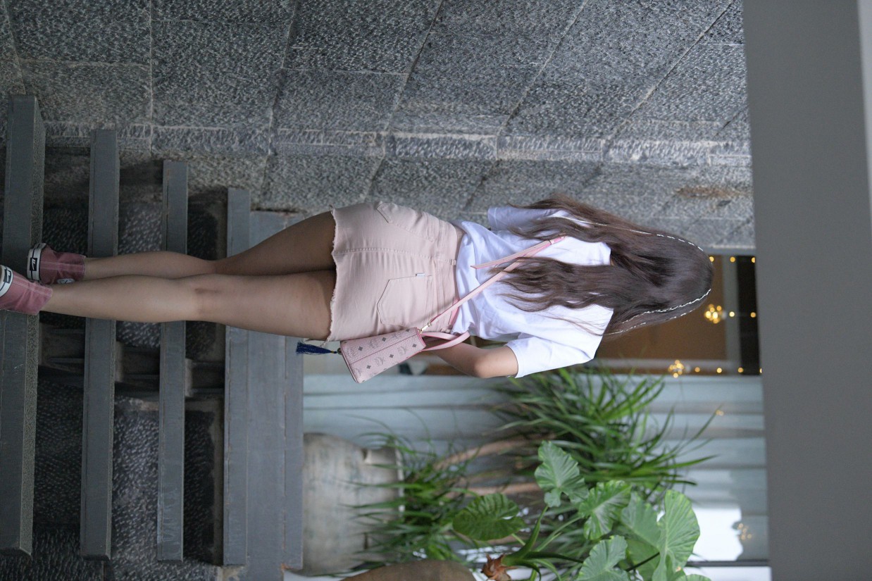 图片[2]-非常清纯甜美的短裙姑娘在逛街【458P】00052-嘿次元