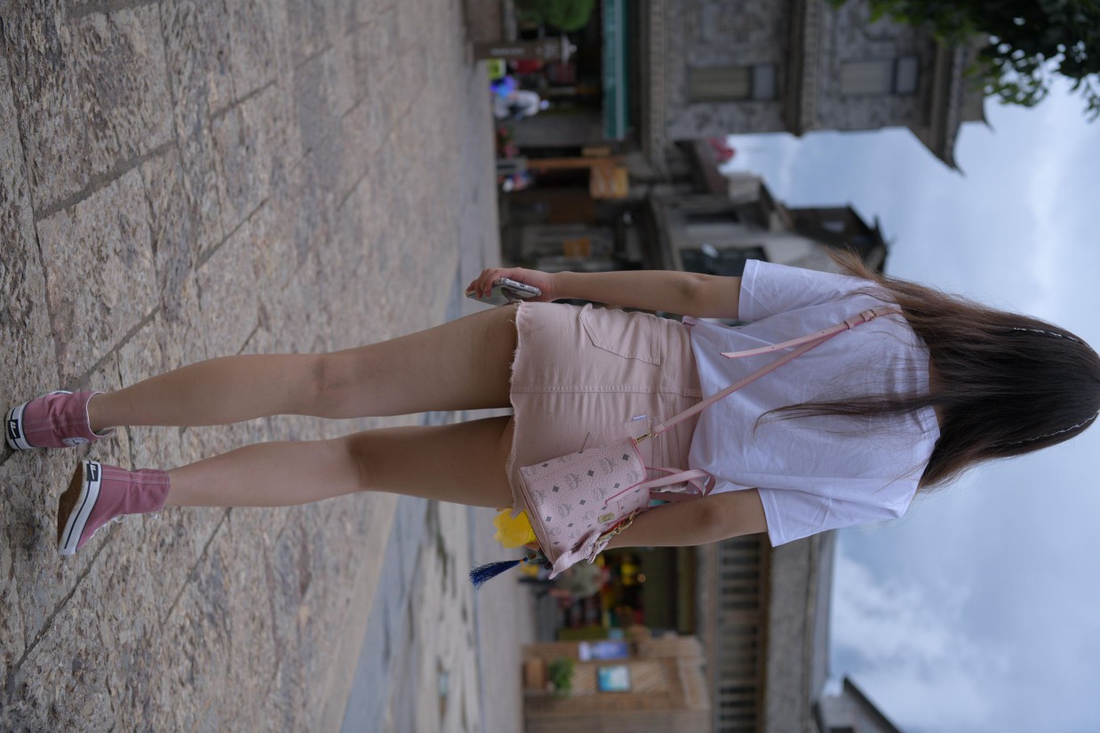 图片[8]-非常清纯甜美的短裙姑娘在逛街【458P】00052-嘿次元