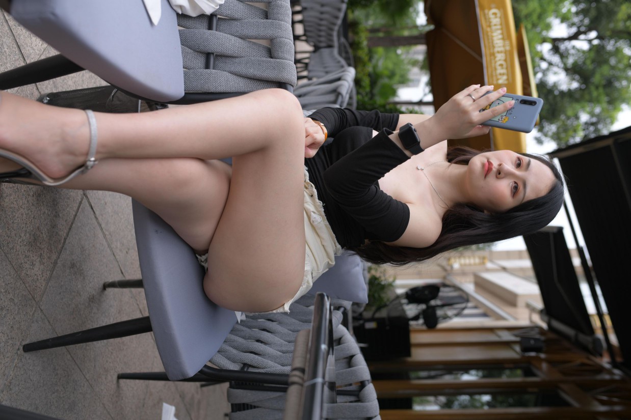 图片[4]-白色短裤的女生笑的很开心【177P】00035-嘿次元