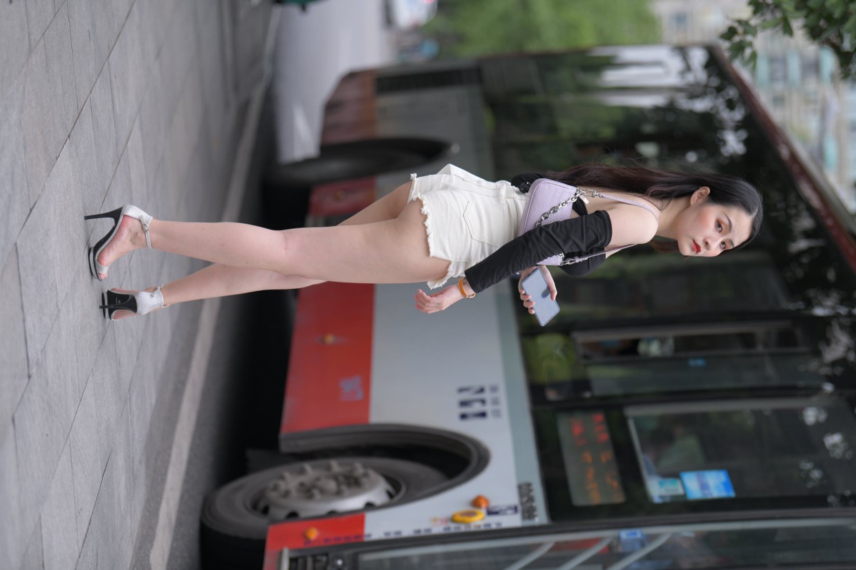 图片[3]-长发飘飘的白色热裤美丽女孩【49P】00029-嘿次元