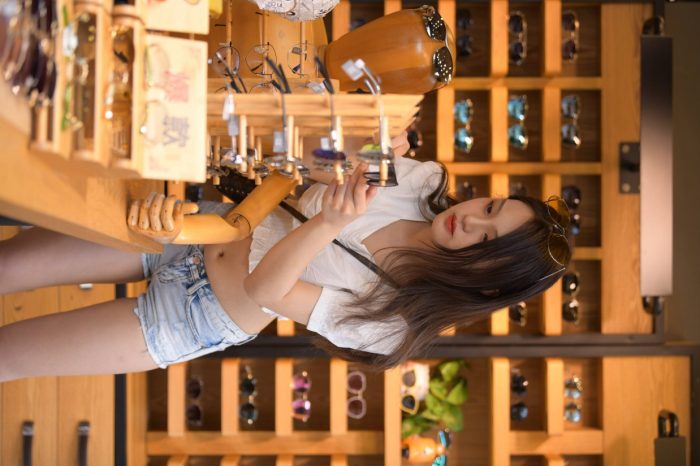 头戴花环的南方姑娘身穿紧身牛仔短裤【161P】00028-嘿次元