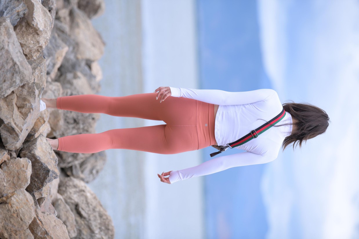 图片[6]-橙色瑜伽裤的高马尾姑娘【615P】00051-嘿次元