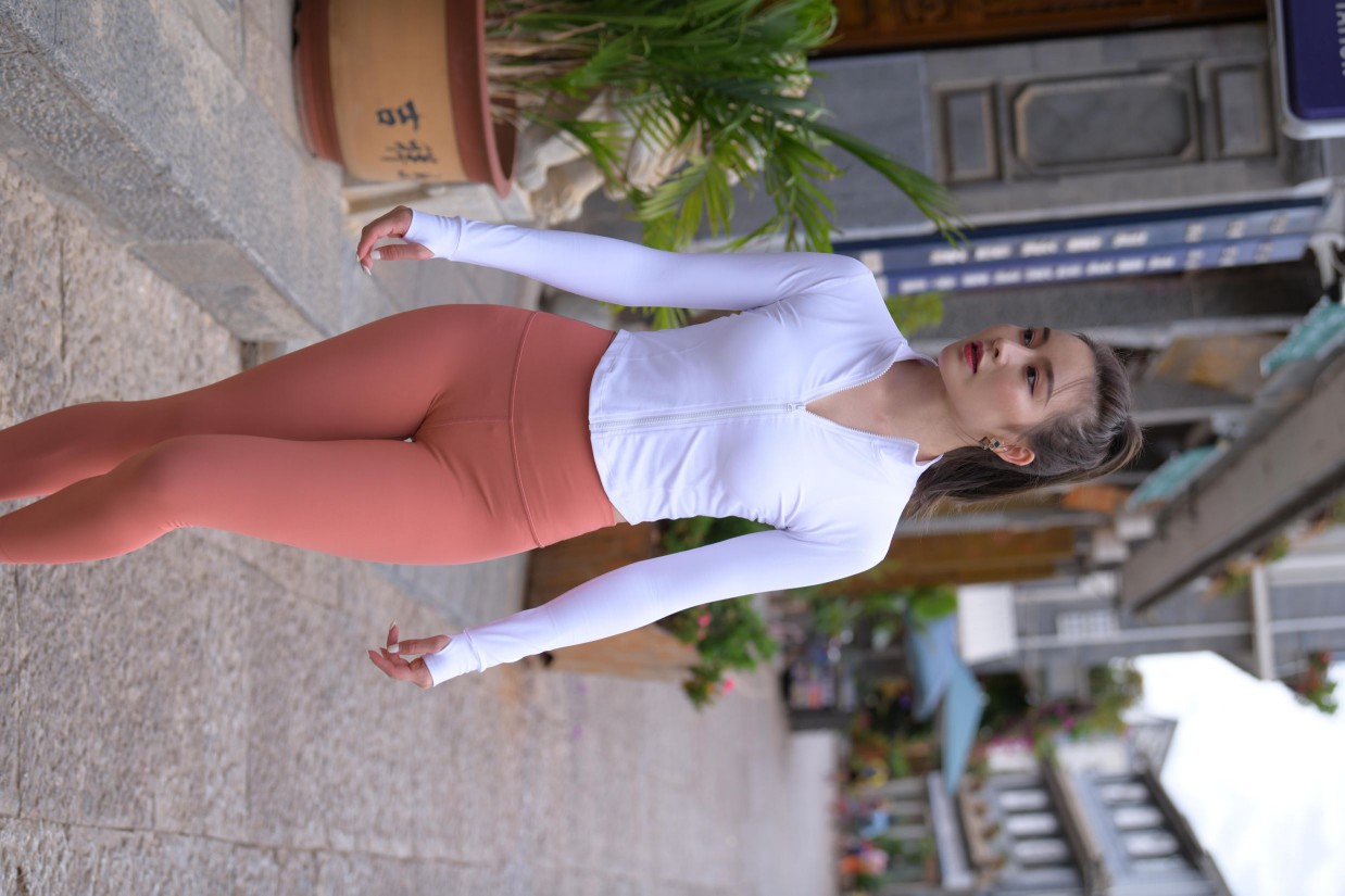 图片[8]-橙色瑜伽裤的高马尾姑娘【615P】00051-嘿次元