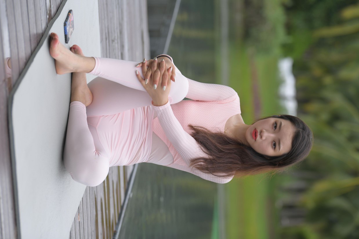 图片[7]-很漂亮眼睛也很大的白色瑜伽裤女孩【249P】00063-嘿次元