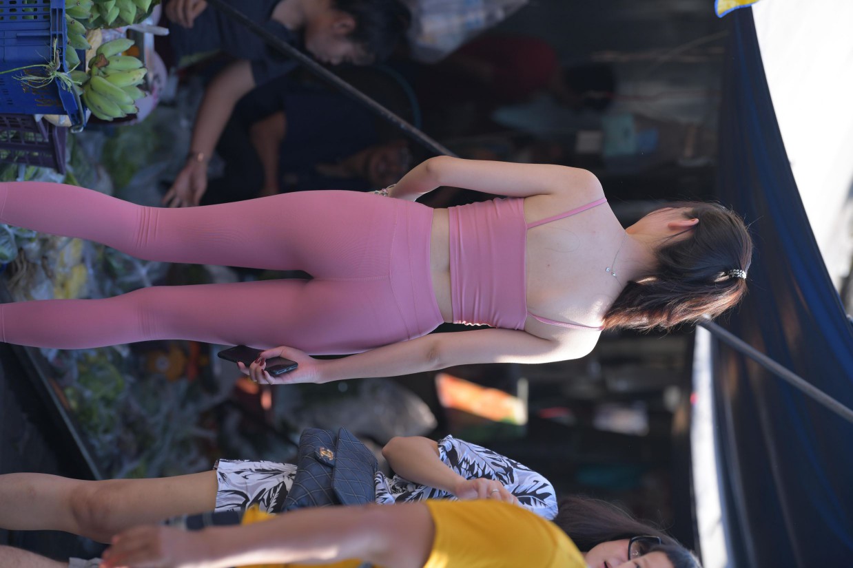 图片[3]-粉色的甜美瑜伽裤女孩在逛街【372P】00057-嘿次元