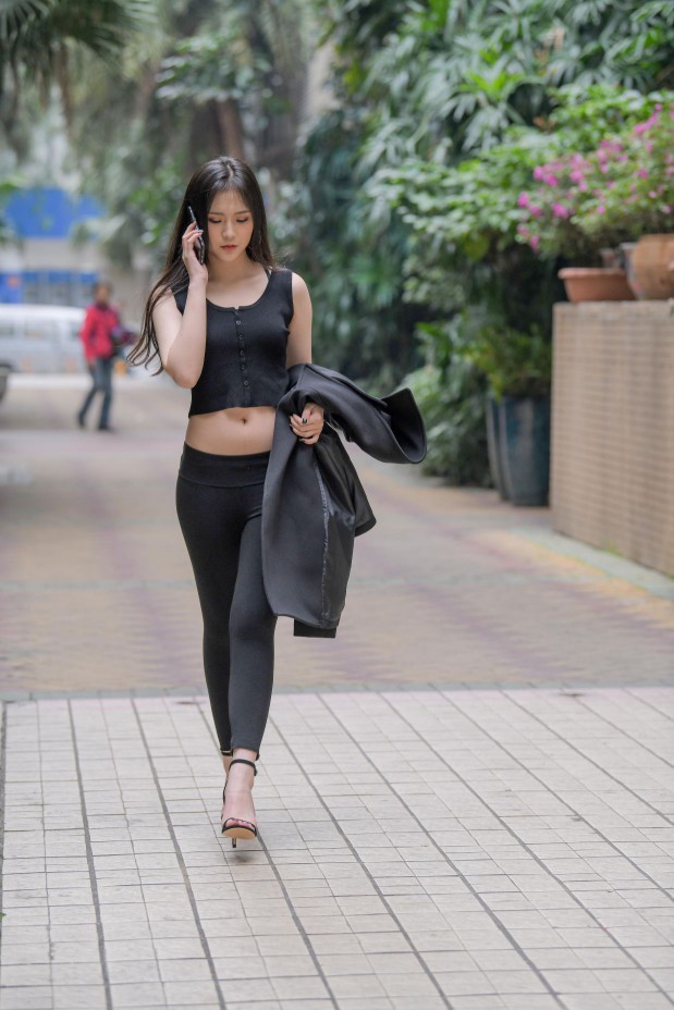 图片[4]-喝奶茶的黑色瑜伽裤长发姑娘【376P】00055-嘿次元