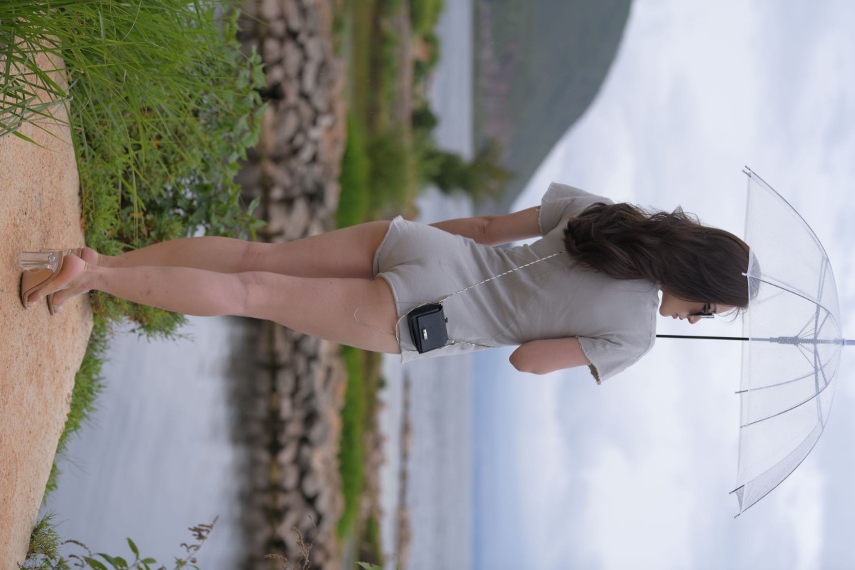 图片[6]-在海边开跑车的连衣短裤女孩【390P】00030-嘿次元