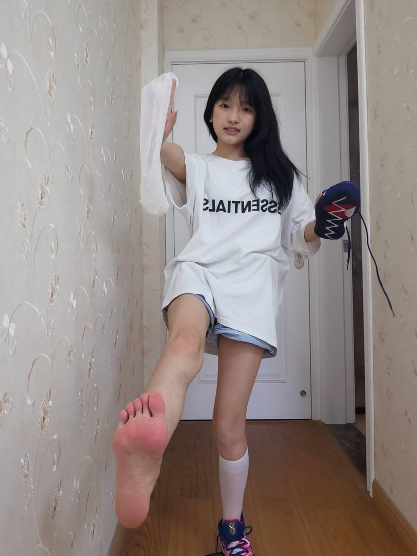 图片[1]-调皮的白袜女孩【149P】20017-嘿次元