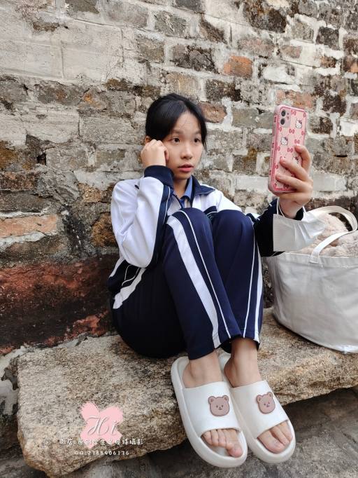 图片[6]-【免费】专心致志玩手机的女孩【42P】20028-嘿次元