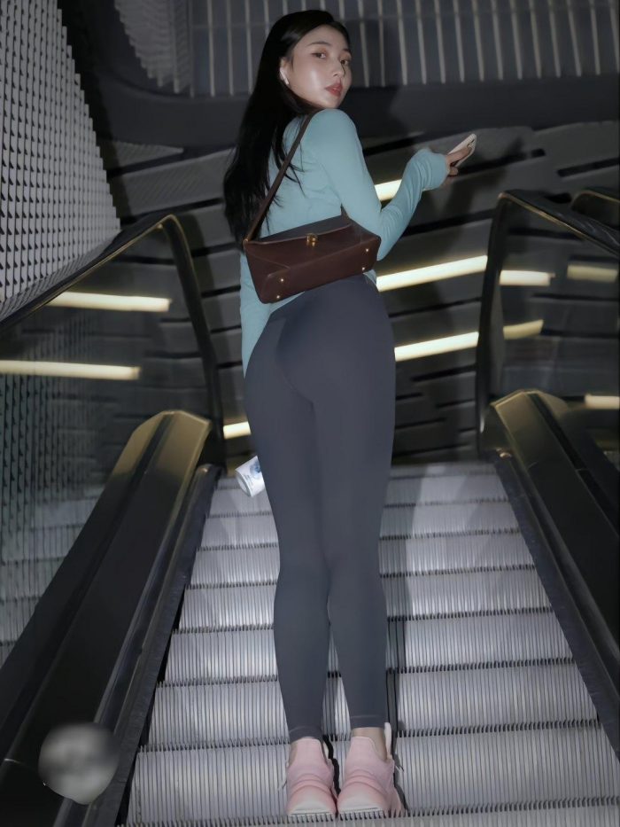 晚上逛商场的瑜伽裤漂亮女孩J2244 225P2V-15.1GB-嘿次元